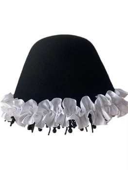 Вълнена лейси шапка в контрастен цвят ръчно изработени от плътна тъкан, ръчно изработени